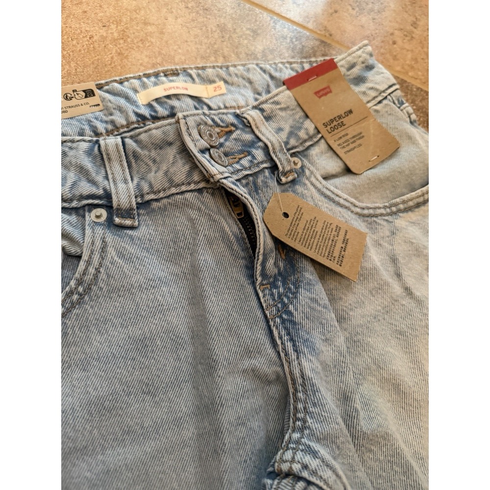 Women's Levi's Superlow Loose Straight Leg Jeans Light Blue Wash 25 X 32 NWT - Picture 5 of 10